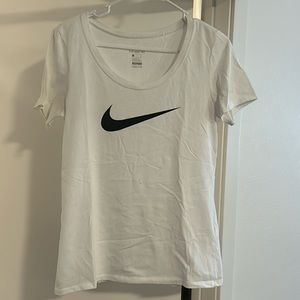 white nike tshirt